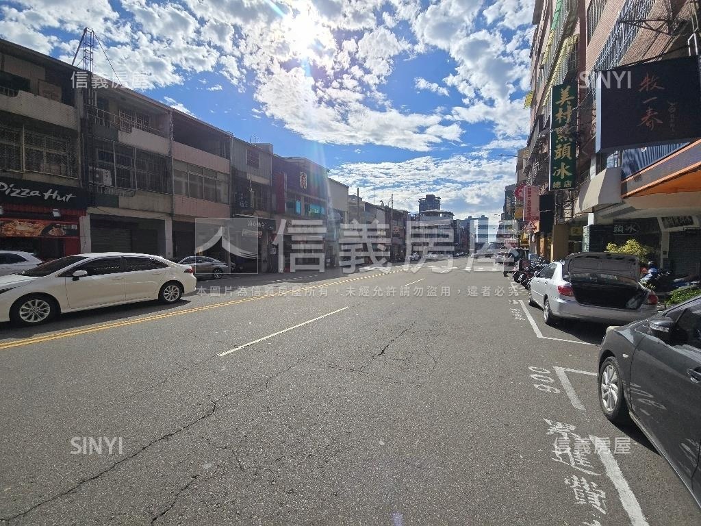 ㊖燙金門牌美村路讚樓店房屋室內格局與周邊環境