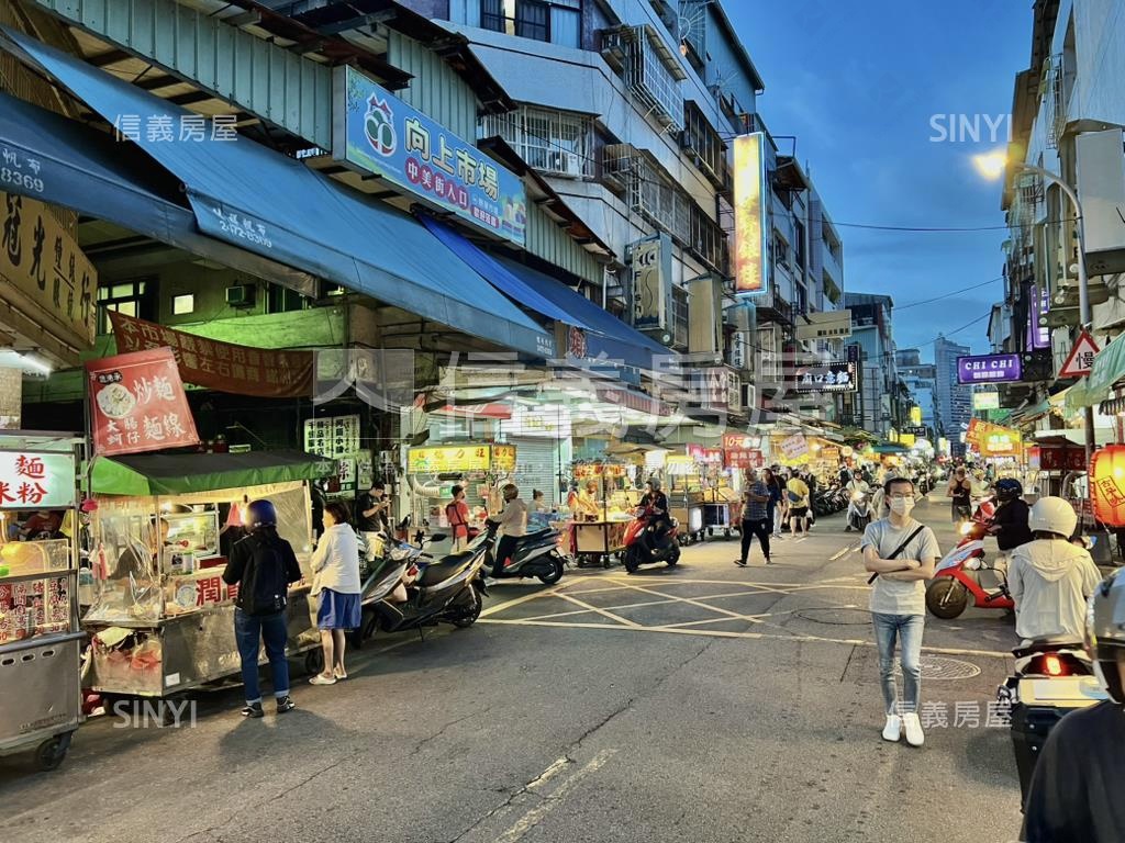 勤美商圈電梯採光三房房屋室內格局與周邊環境