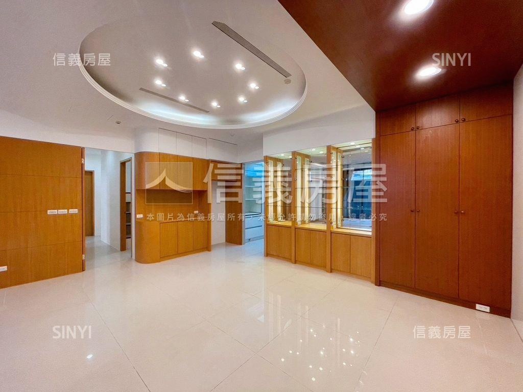 近大巨蛋旁３房車位房屋室內格局與周邊環境