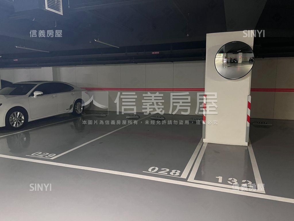 近大巨蛋旁３房車位房屋室內格局與周邊環境