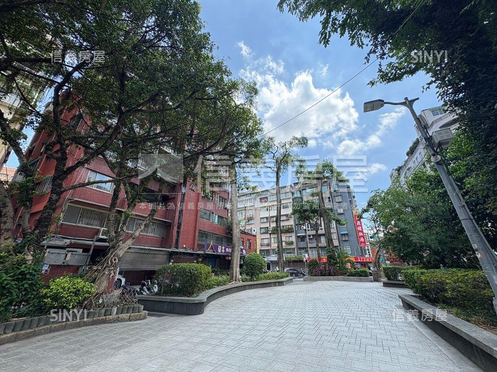 近大巨蛋旁３房車位房屋室內格局與周邊環境