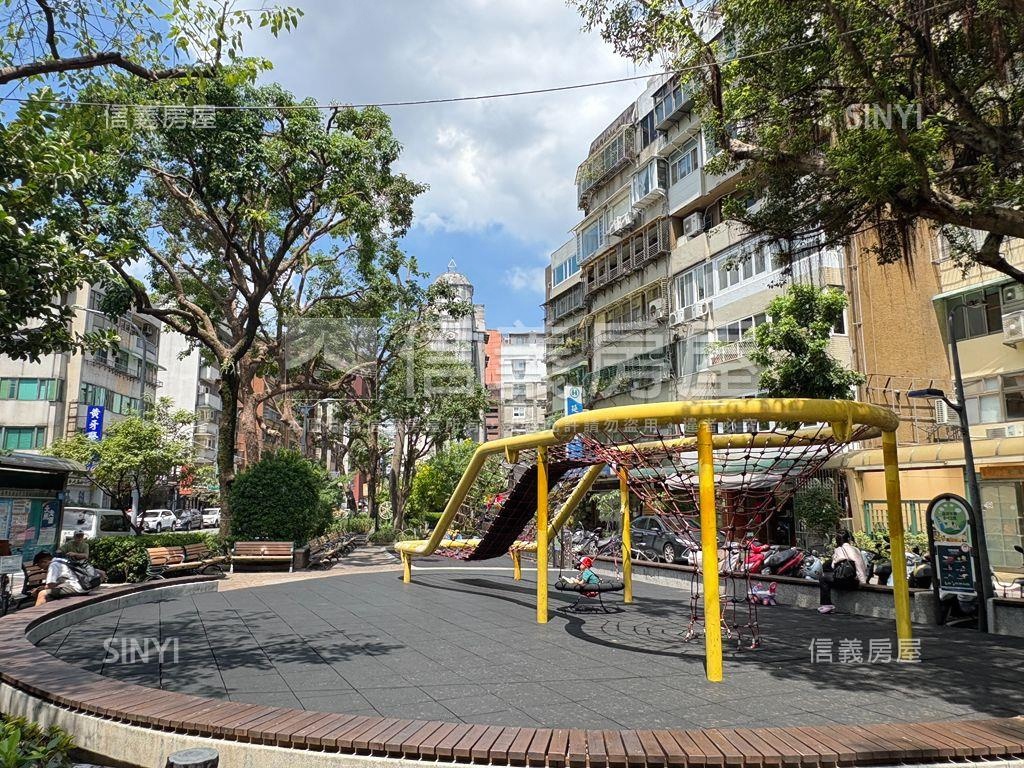 近大巨蛋旁３房車位房屋室內格局與周邊環境