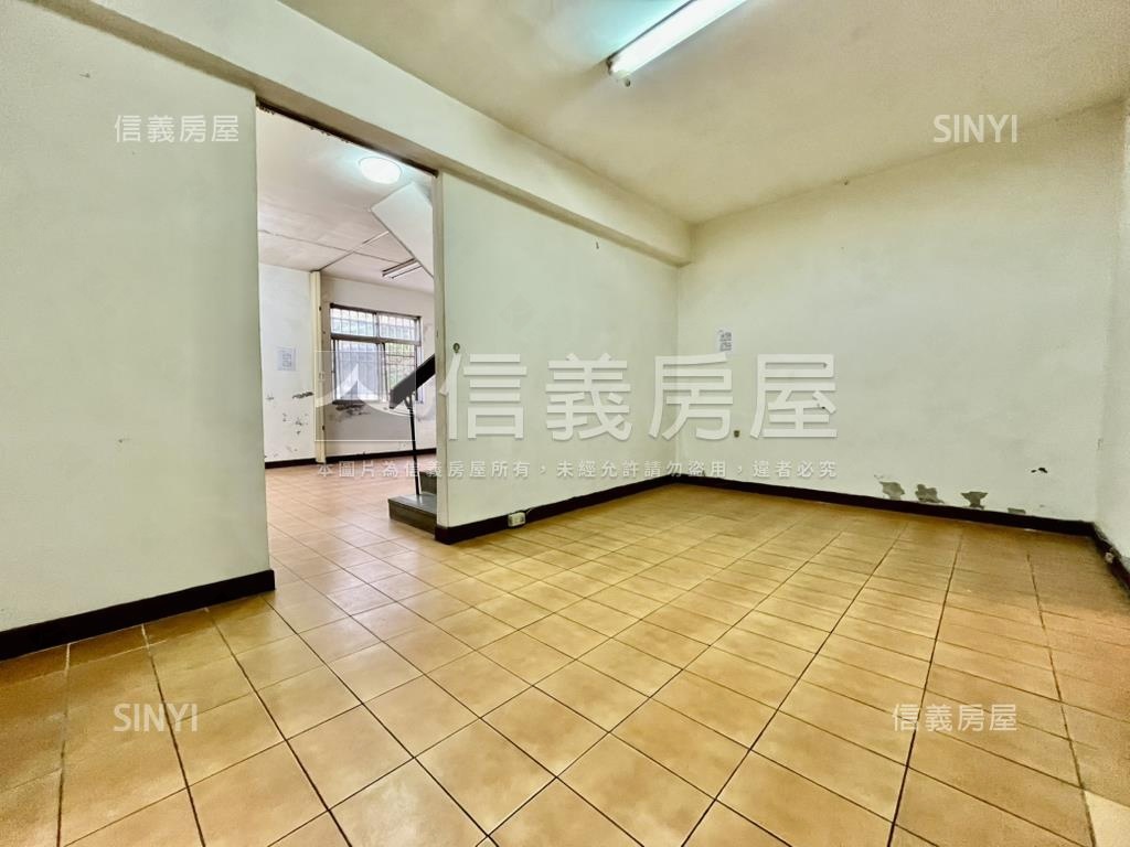【捷運】低樓層邊間樓中樓房屋室內格局與周邊環境