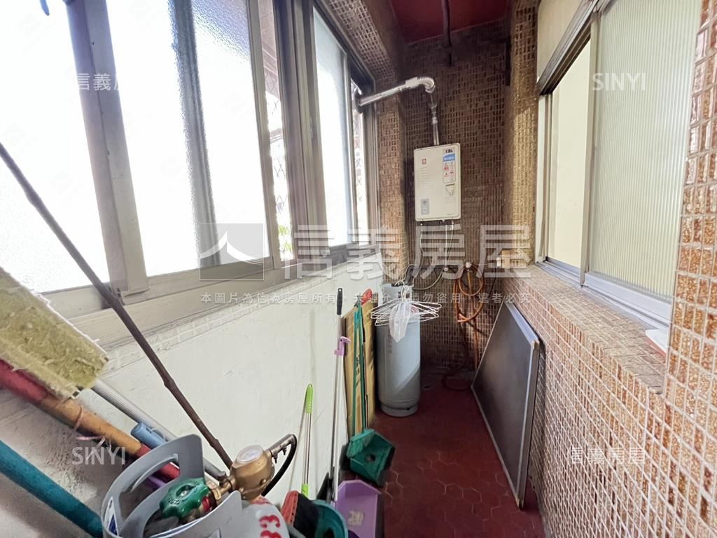 【捷運】低樓層邊間樓中樓房屋室內格局與周邊環境