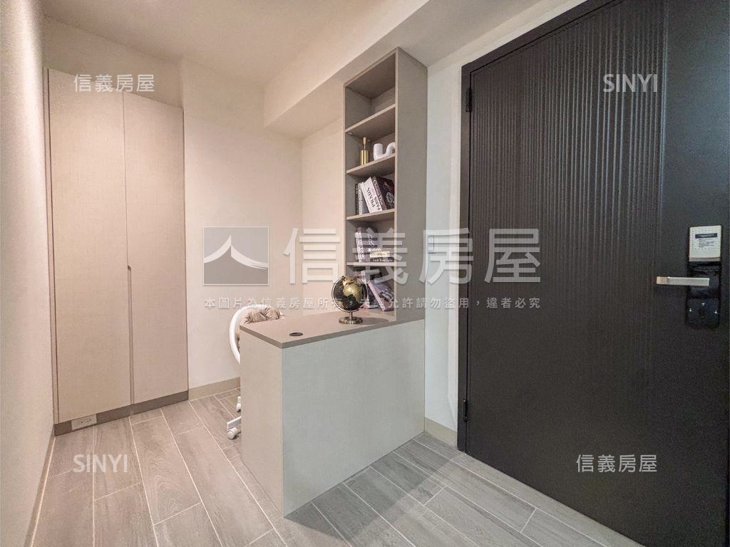 高雄大學借墨美裝兩房車位房屋室內格局與周邊環境