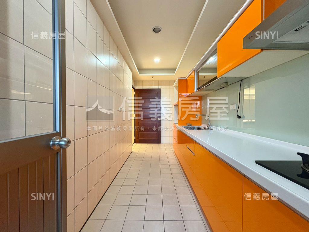 專任安邦綠苑三房平車房屋室內格局與周邊環境