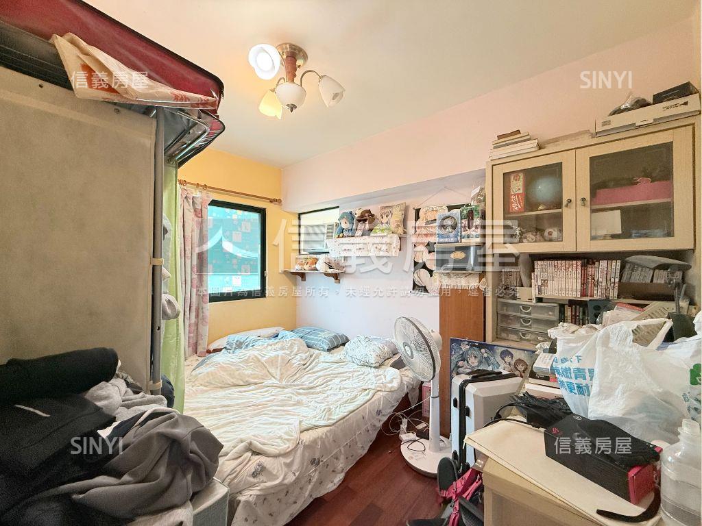 五期陽光綠郡三房車位房屋室內格局與周邊環境