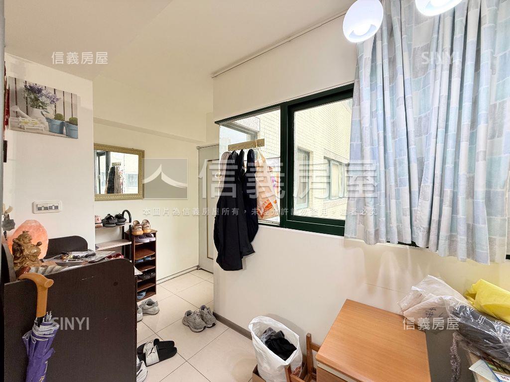 五期陽光綠郡三房車位房屋室內格局與周邊環境