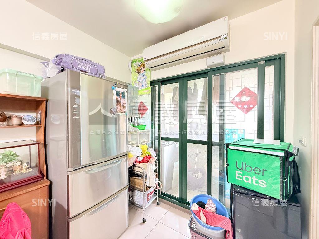 五期陽光綠郡三房車位房屋室內格局與周邊環境