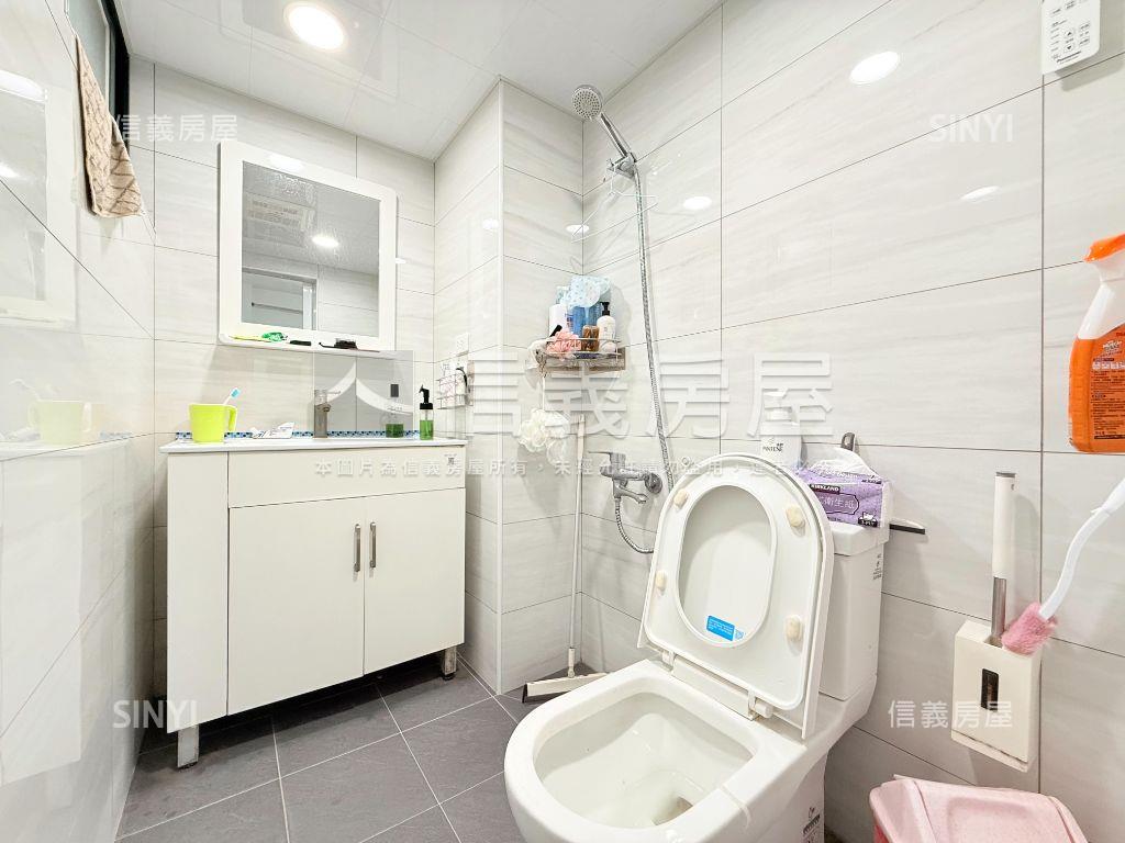 五期陽光綠郡三房車位房屋室內格局與周邊環境