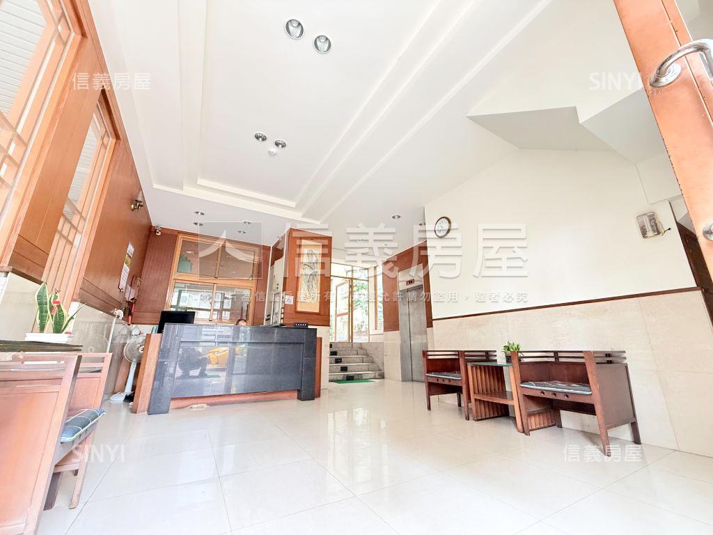 五期陽光綠郡三房車位房屋室內格局與周邊環境