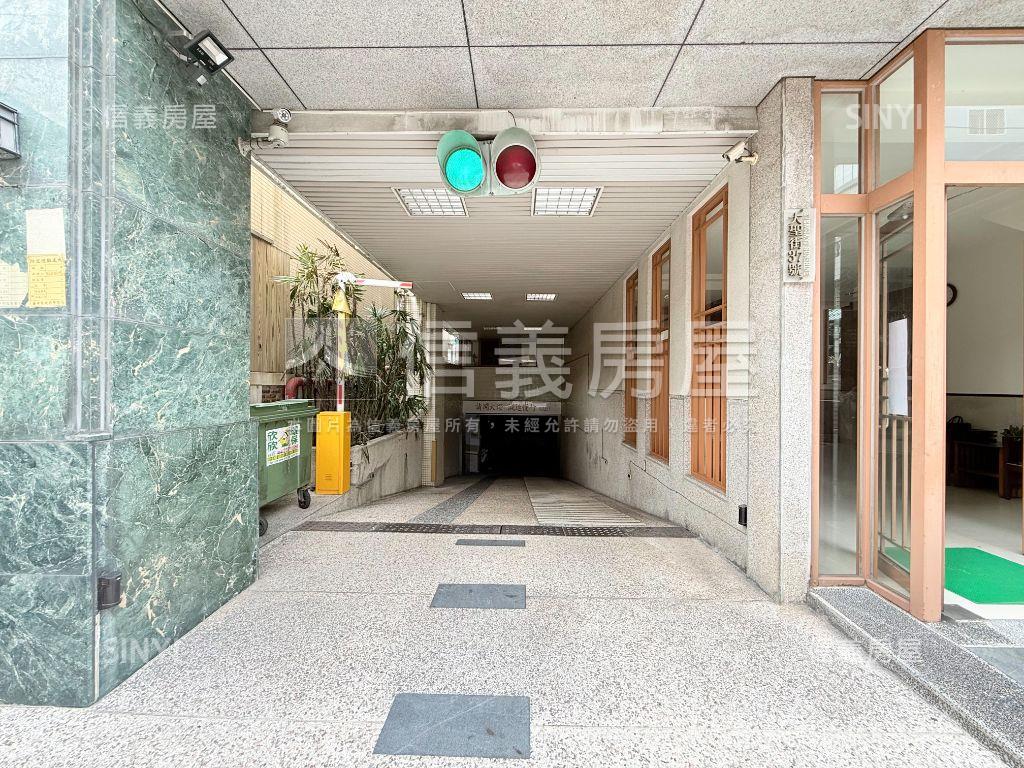 五期陽光綠郡三房車位房屋室內格局與周邊環境