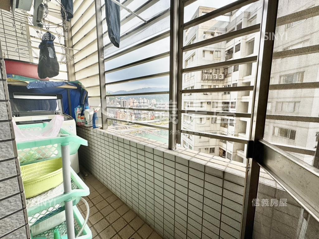 新店水岸河景附車位房屋室內格局與周邊環境