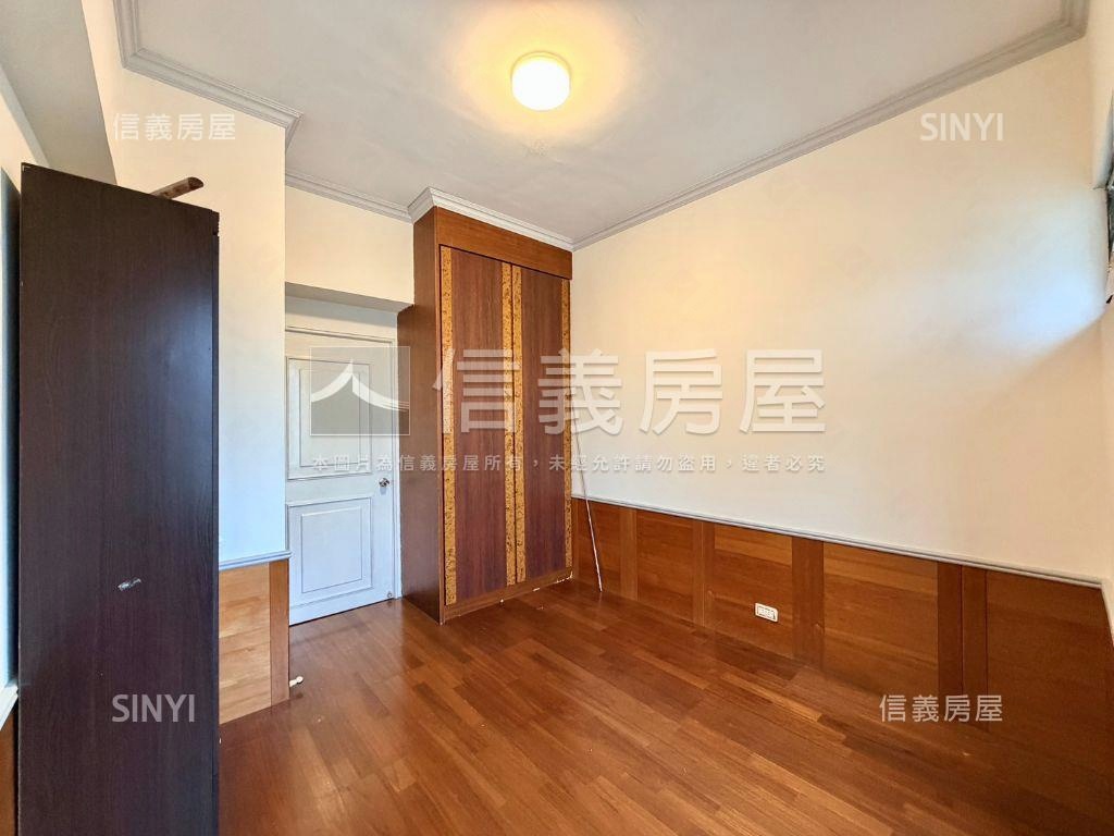 三面採光雙衛開窗三房車位房屋室內格局與周邊環境