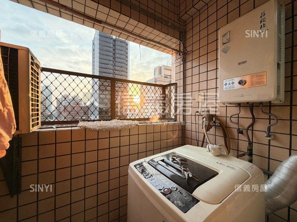 三面採光雙衛開窗三房車位房屋室內格局與周邊環境