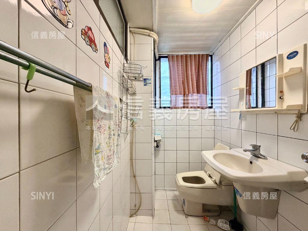 三面採光雙衛開窗三房車位房屋室內格局與周邊環境