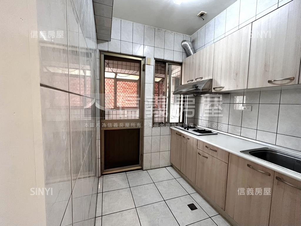 國雄新家裝潢兩房房屋室內格局與周邊環境