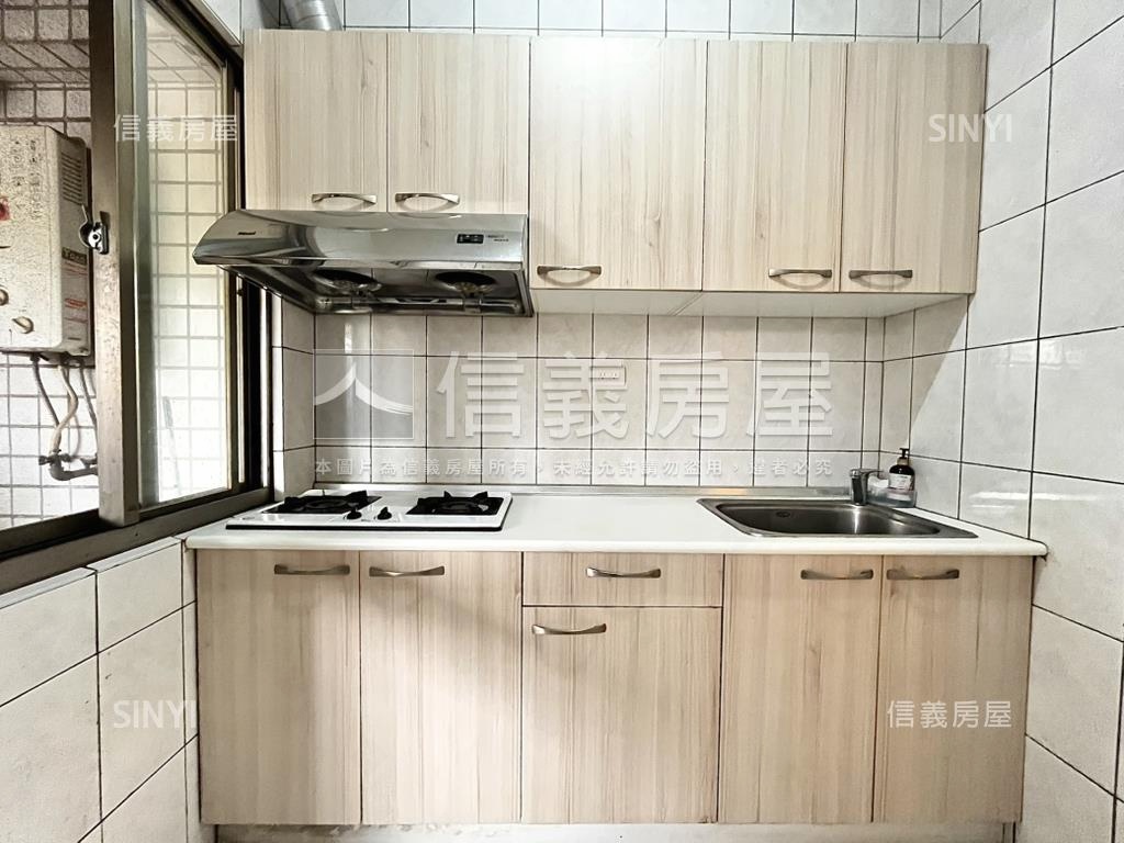 國雄新家裝潢兩房房屋室內格局與周邊環境