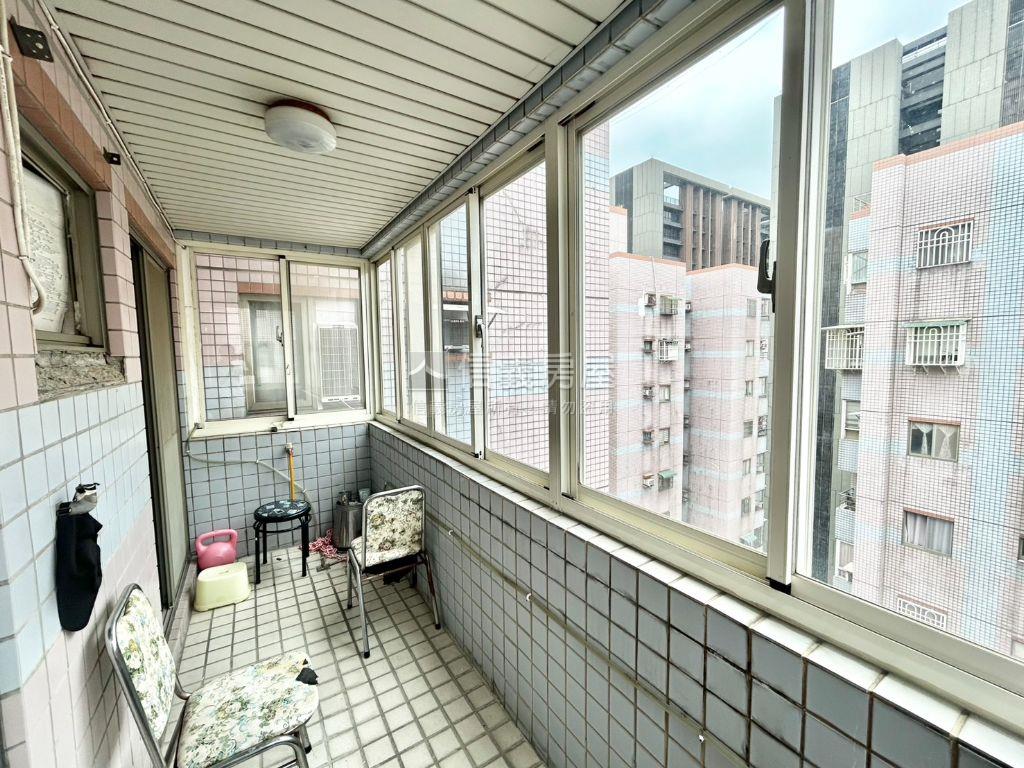 力霸高樓層２＋１房屋室內格局與周邊環境