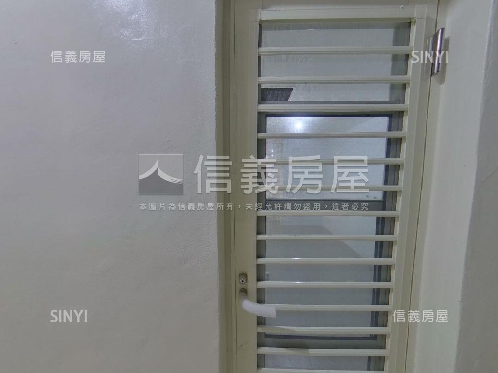 總站黃金三樓房屋室內格局與周邊環境