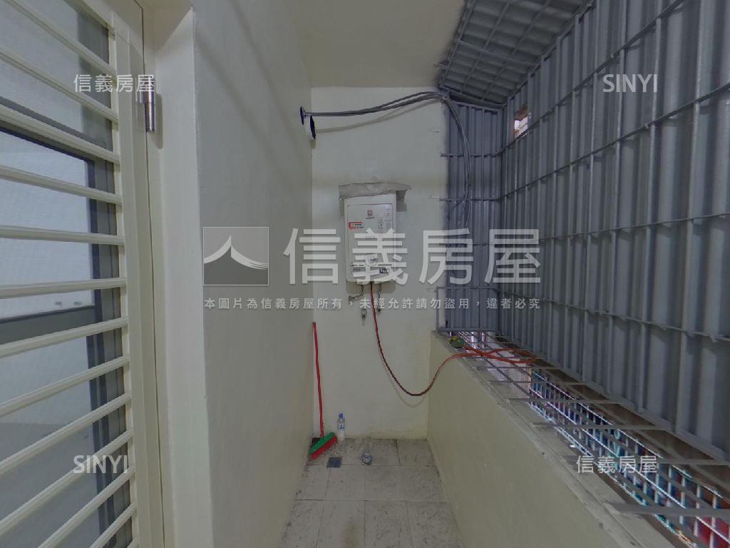 總站黃金三樓房屋室內格局與周邊環境