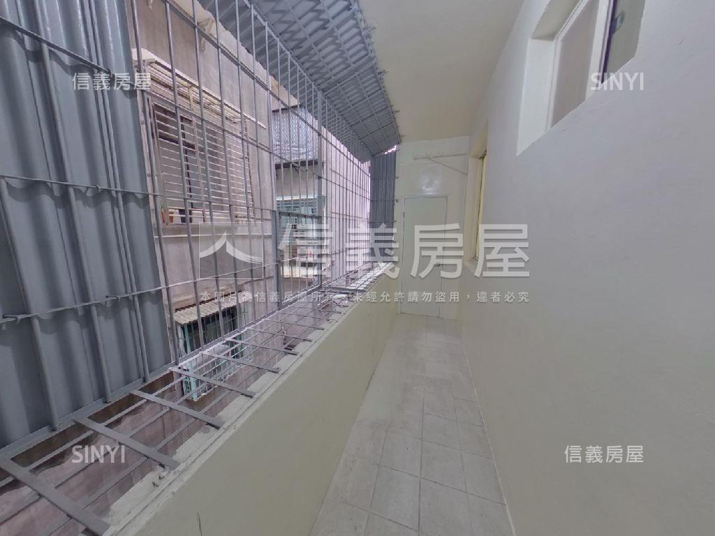 總站黃金三樓房屋室內格局與周邊環境