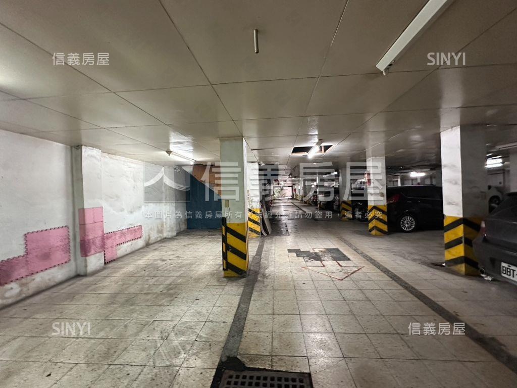 大明街稀有平面車位房屋室內格局與周邊環境