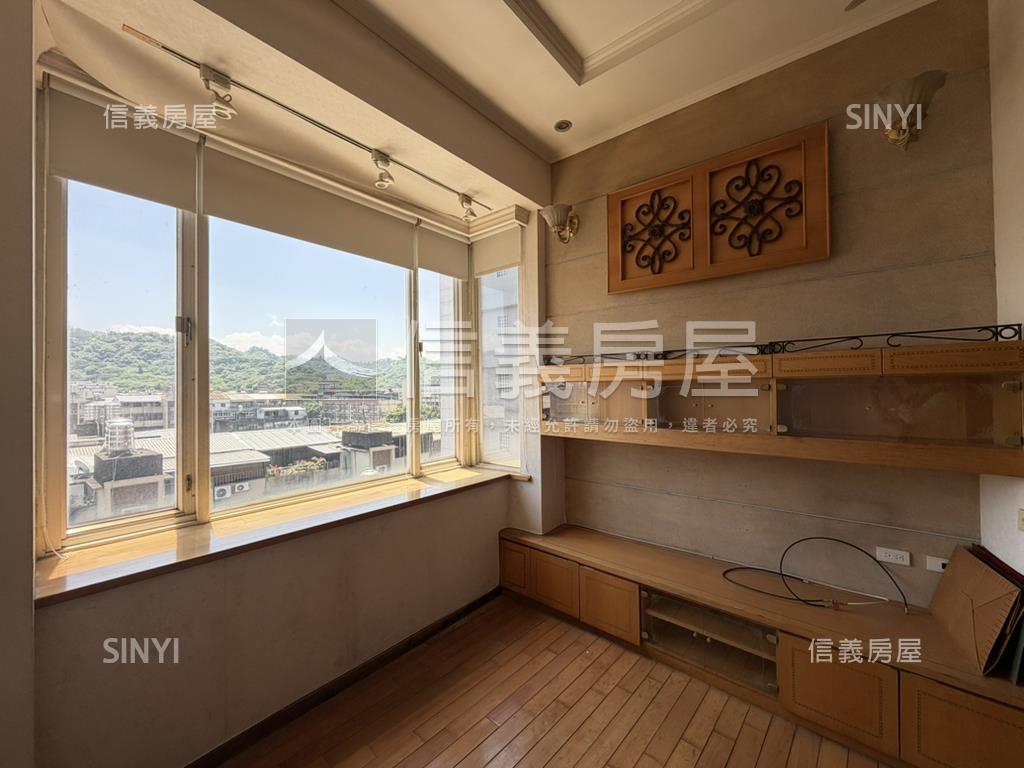 六張犁捷運●景觀採光美宅房屋室內格局與周邊環境