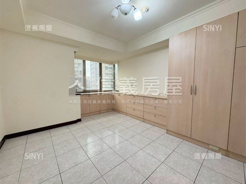 凱廈｜ＳＲＣ尊榮大宅４房房屋室內格局與周邊環境