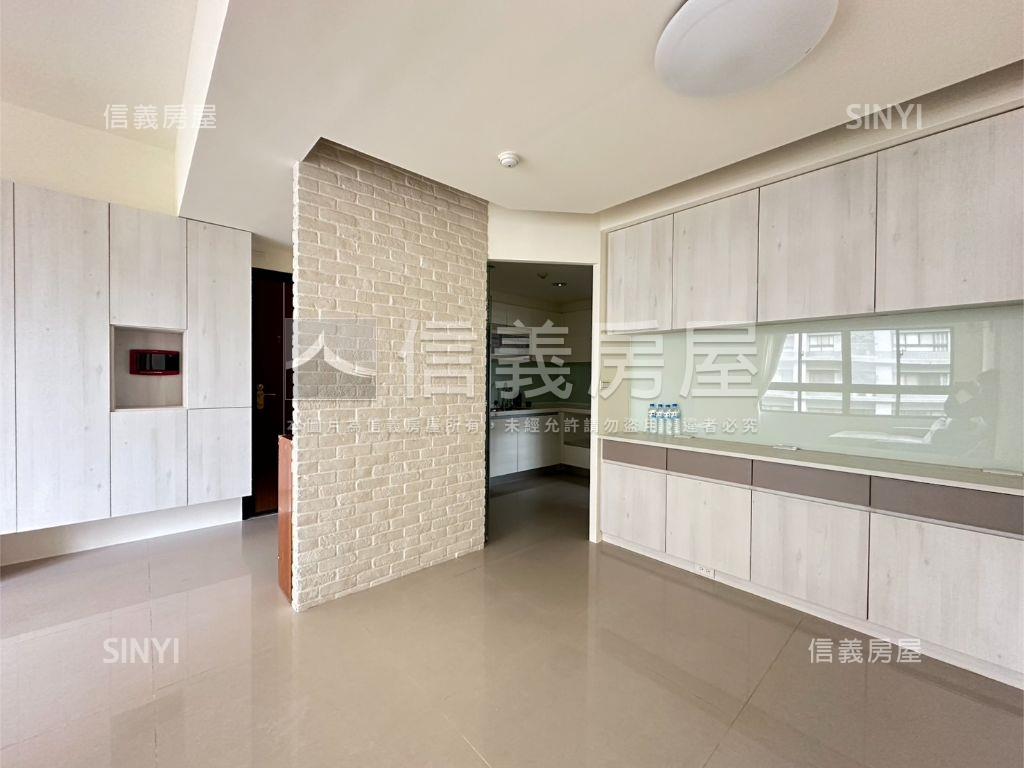 翰林苑四房美裝潢房屋室內格局與周邊環境