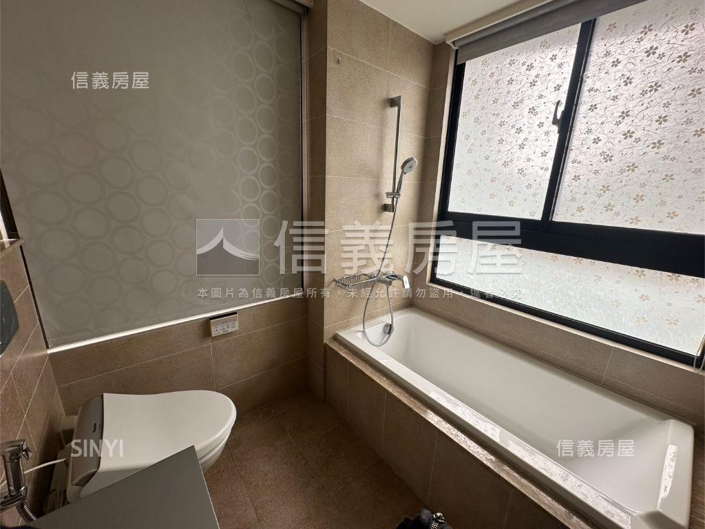 翰林苑四房美裝潢房屋室內格局與周邊環境