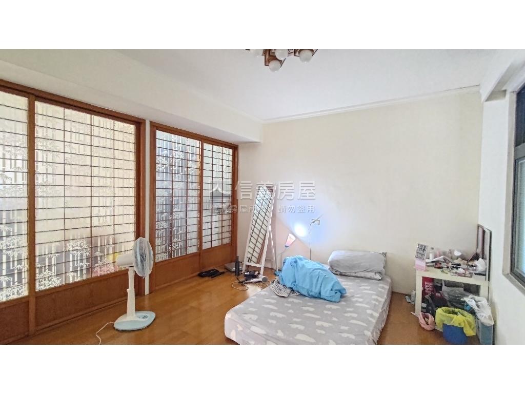 稀有邊間近捷運漂亮美屋房屋室內格局與周邊環境