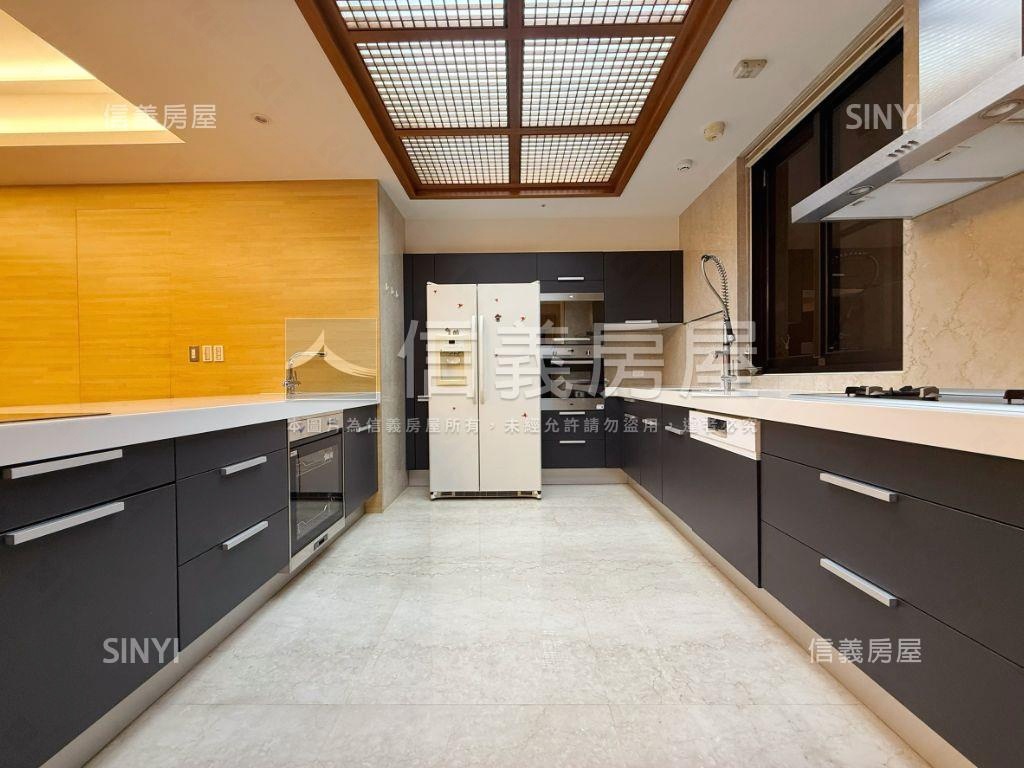 觀雲樹景四房附Ｂ１雙平車房屋室內格局與周邊環境