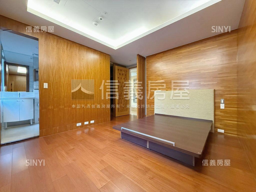 觀雲樹景四房附Ｂ１雙平車房屋室內格局與周邊環境