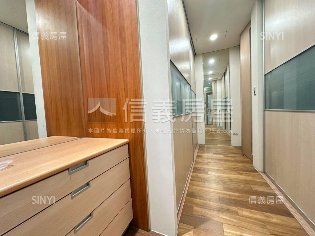 大里地約５０坪大面寬透天房屋室內格局與周邊環境