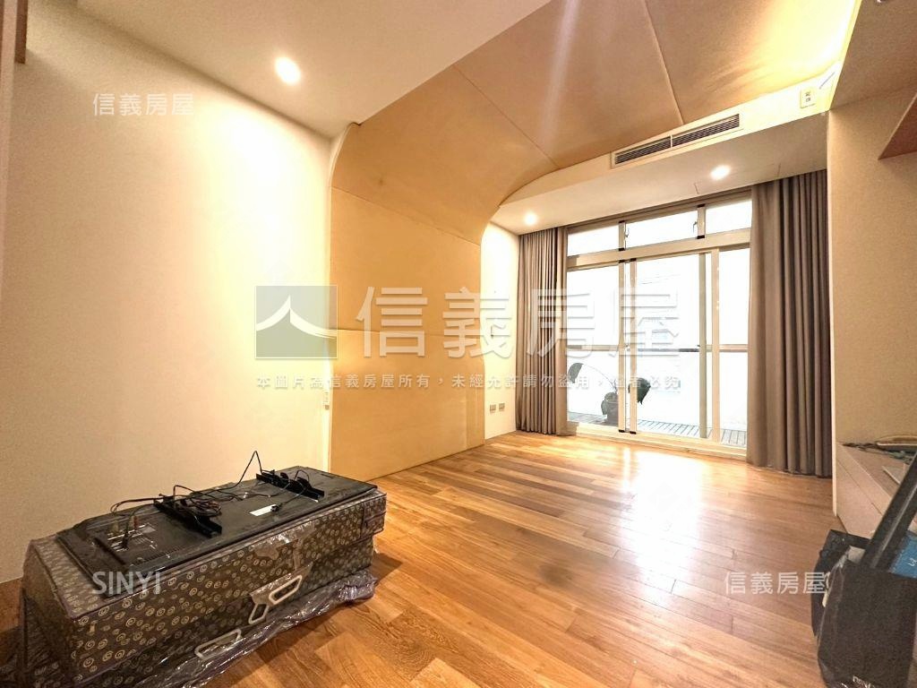 大里地約５０坪大面寬透天房屋室內格局與周邊環境