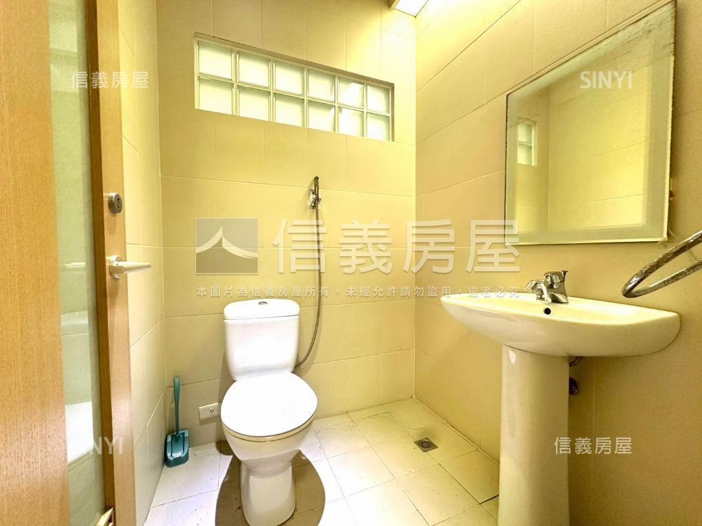 大里地約５０坪大面寬透天房屋室內格局與周邊環境