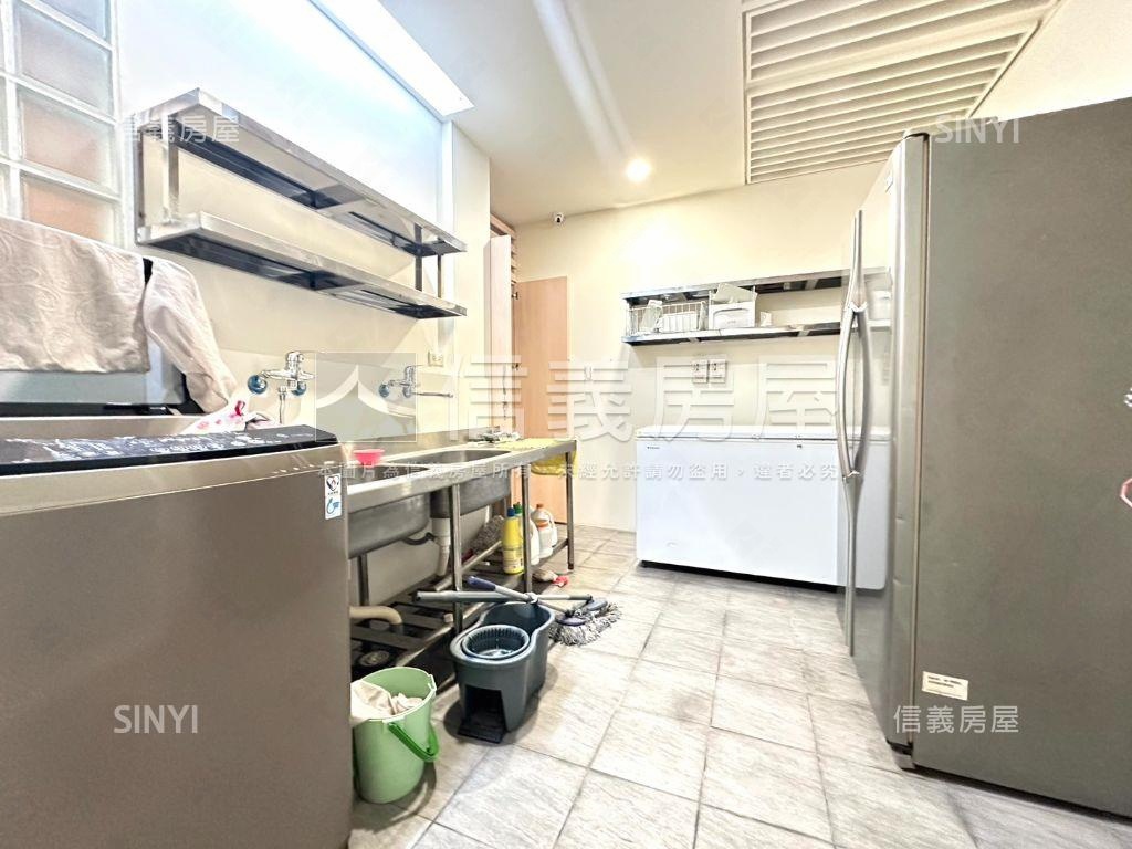 大里地約５０坪大面寬透天房屋室內格局與周邊環境