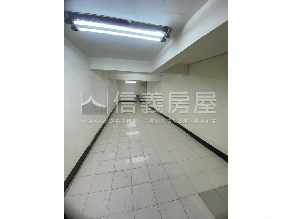 臨近國華商圈金店面加套房房屋室內格局與周邊環境