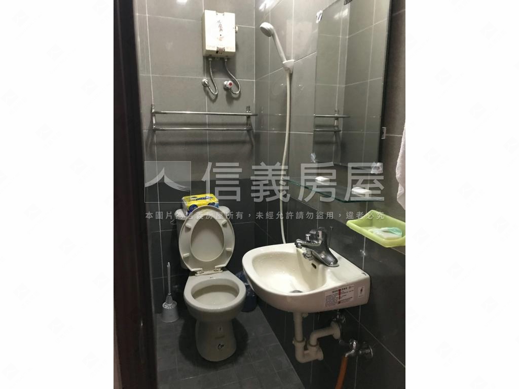 臨近國華商圈金店面加套房房屋室內格局與周邊環境