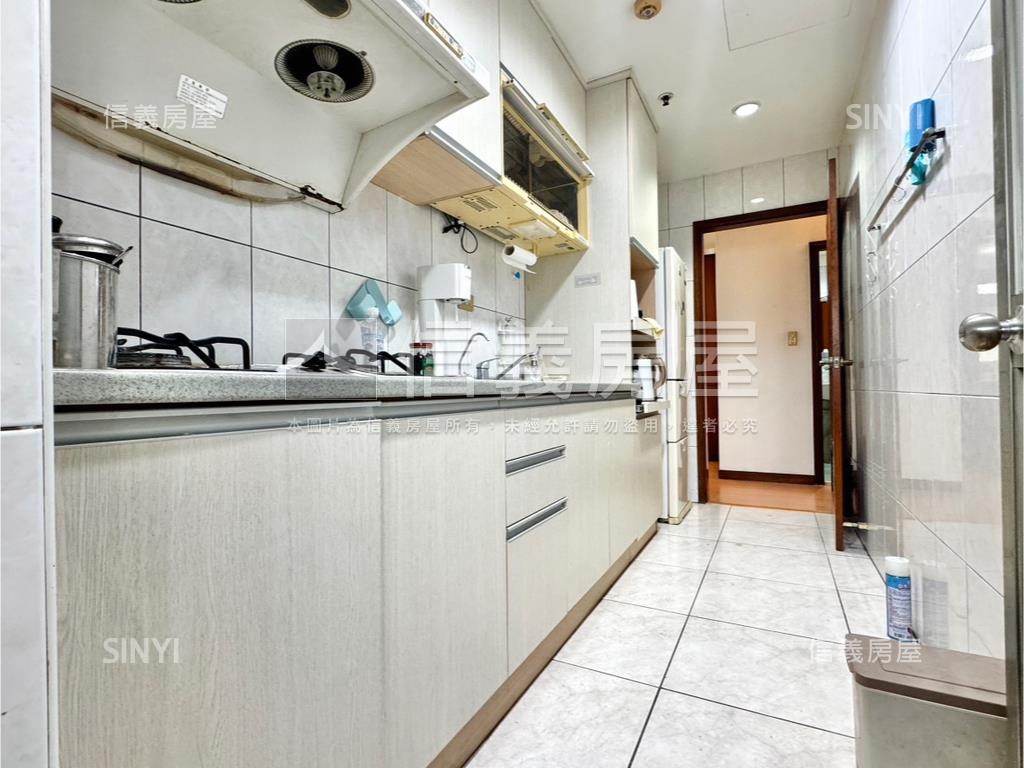 博愛天下⭐四房平車房屋室內格局與周邊環境