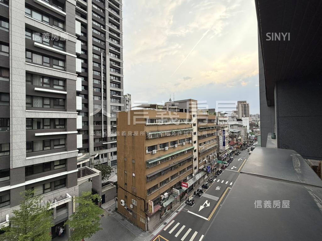 幸福成家中正高樓車位房屋室內格局與周邊環境