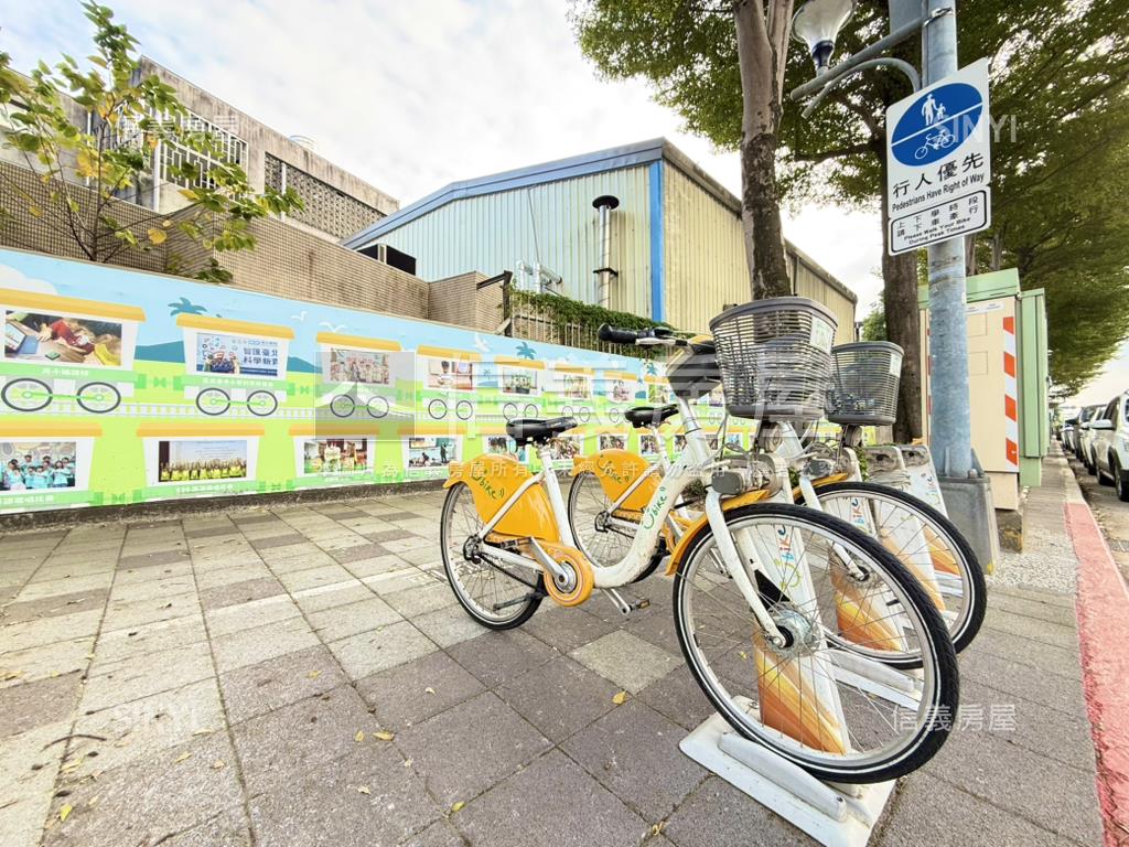 幸福成家中正高樓車位房屋室內格局與周邊環境