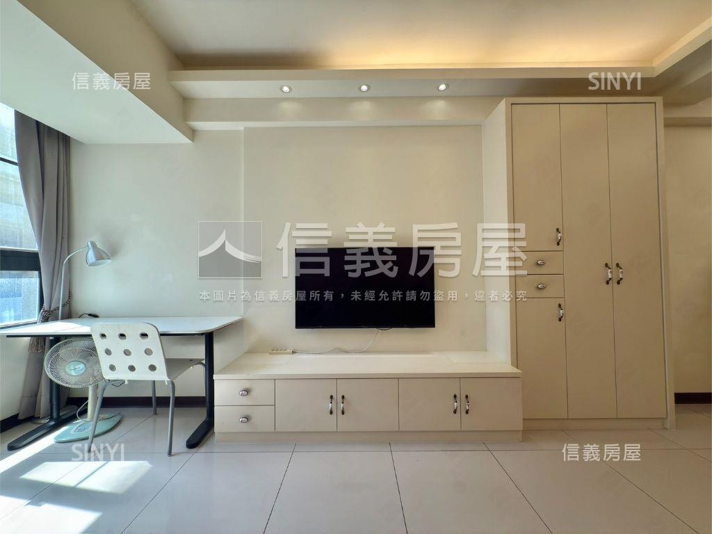 巨城｜外棟角間平面車位房屋室內格局與周邊環境