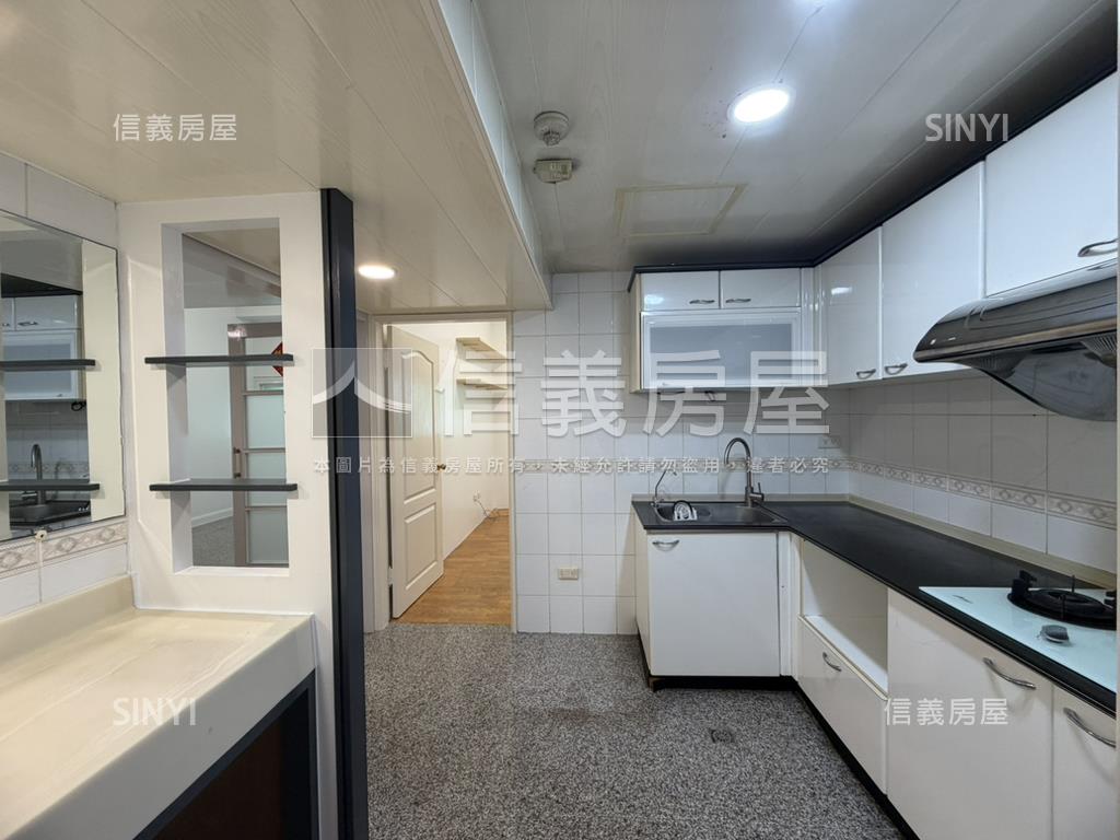 近十三期溫馨兩房平車房屋室內格局與周邊環境