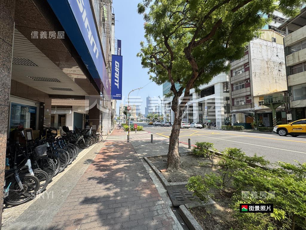 五福正路商五面寬６米店霸房屋室內格局與周邊環境