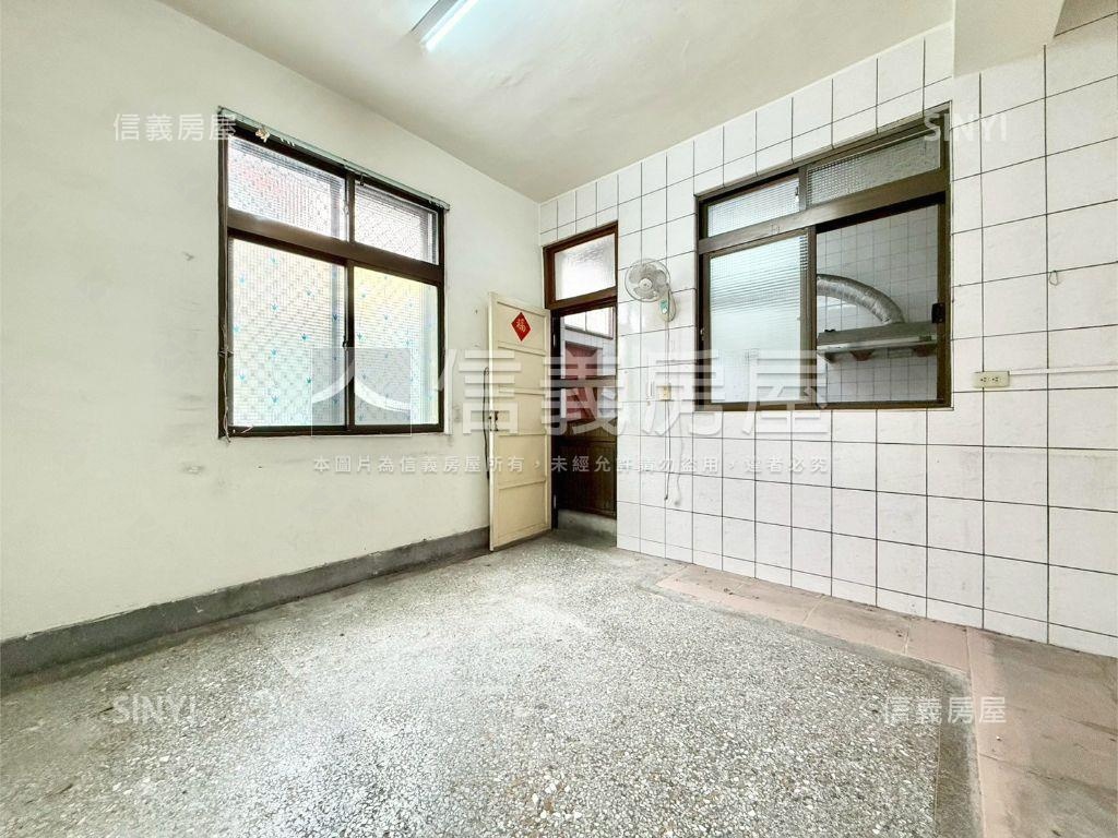 【孝親房】朝南邊間透天房屋室內格局與周邊環境