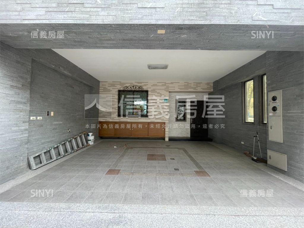 安北併排雙車墅再現房屋室內格局與周邊環境