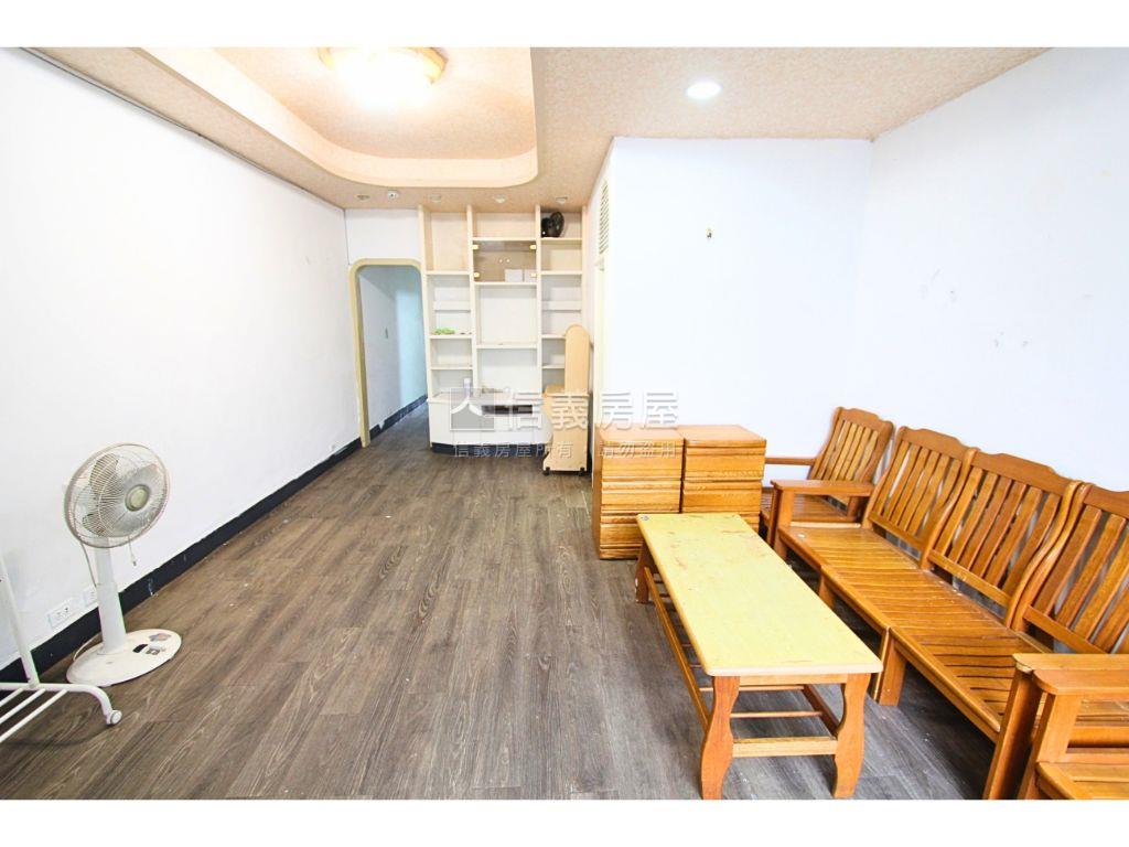 松山路公寓頂樓大空間房屋室內格局與周邊環境