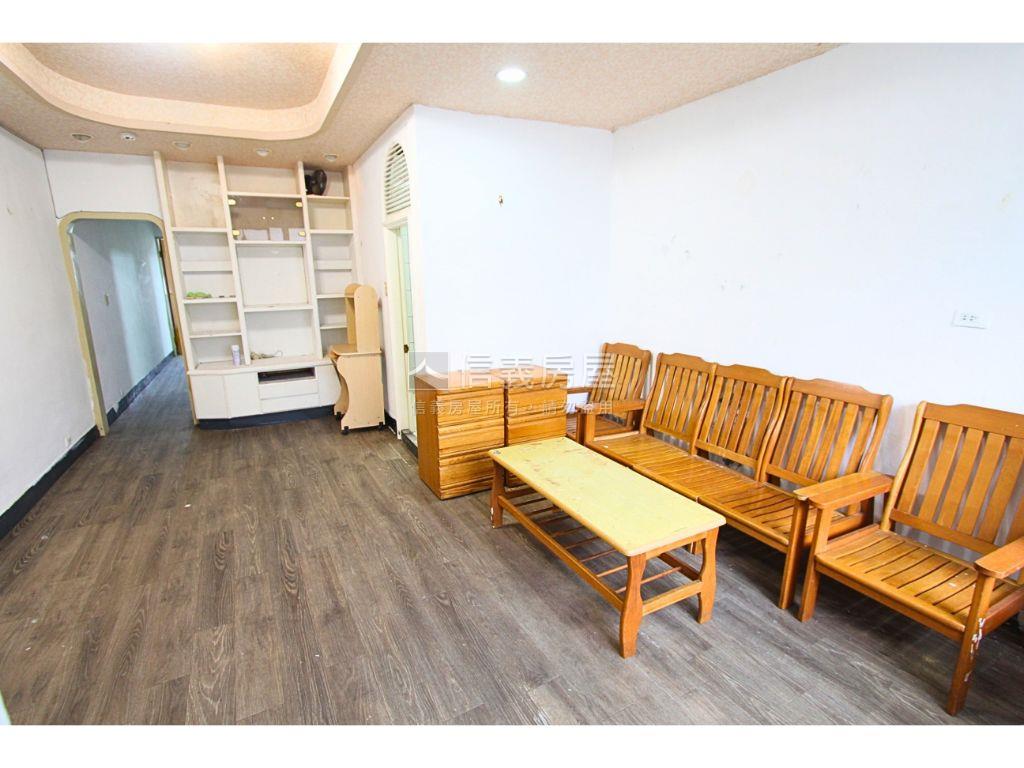 松山路公寓頂樓大空間房屋室內格局與周邊環境